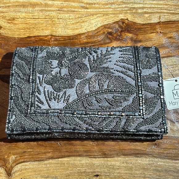 Mary Frances collectible Rainforest beaded clutch in pewter, new with tags - Picture 4 of 10